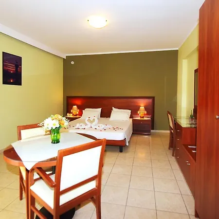 Esmeralda Aparthotel Kremastí