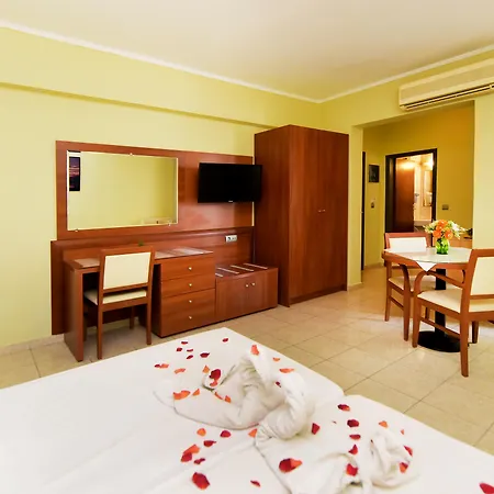 Esmeralda Aparthotel Kremastí