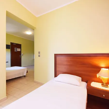 Esmeralda Aparthotel 3*
