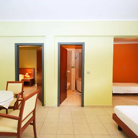 Esmeralda Aparthotel Kremastí