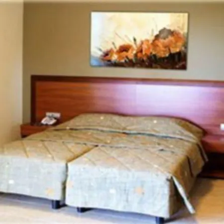 Esmeralda Aparthotel Kremastí