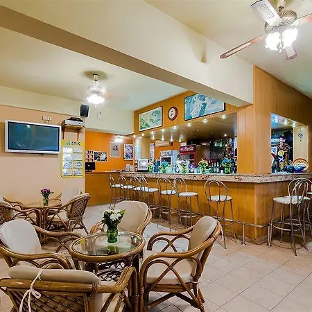 Esmeralda Aparthotel 3*